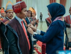 Wagub Jihan Nurlela Hadiri Pelantikan Pengurus Kerukunan Masyarakat Batak