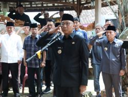 Tokoh Lampung Bachtiar Basri Dimakamkan, Gubernur Rahmat Mirzani Pimpin Penghormatan Terakhir