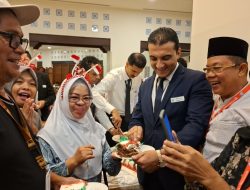 Dapat Surprise, Bupati Mesuji Elfianah Rayakan HUT RI di Mekkah