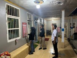 Kalapas Kelas I Bandar Lampung Laksanakan Sidak Malam Hari, Pantau Langsung Kondisi Blok Hunian