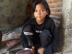 Demi Rawat Sang Ayah Sakit Lumpuh, Anak Usia 12 Tahun Tepaksa Kubur Dalam – Dalam Cita – Citanya