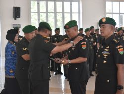 Wariskan Semangat Pengabdian, Danrem 043/Gatam Pimpin Tradisi Warga Baru dan Pejabat Lama Kodim 0426