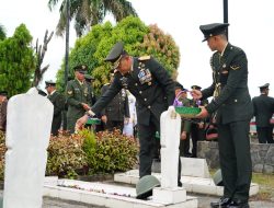 Peringati Hari Pahlawan Ke-80 Tahun 2025, Pangdam XXI/Radin Inten Pimpin Ziarah Rombongan