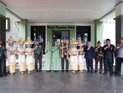 Pangdam XXI/Radin Inten Sampaikan Arahan Kepada Prajurit, PNS, dan Persit Korem 043/Gatam Serta Kodim 0410/KBL Untuk Ikuti Perkembangan Media Sosial