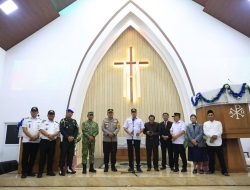 Keliling Pantau Posko Pengamanan Nataru dan Ibadah Malam Natal di Pondok Melati, Tri Adhianto Tegaskan Berjalan Aman dan Lancar