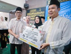 Safari Ramadan di Bandar Lampung, Gubernur Rahmat Mirzani Djausal Ajak Masyarakat Tumbuhkan Semangat Gotong Royong Membangun Daerah