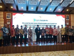 Hadiri Pelantikan Komisaris BPD Nonindependen, Gusril Pausi,S.Sos,MAP Ucapkan Selamat.