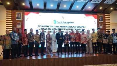 Hadiri Pelantikan Komisaris BPD Nonindependen, Gusril Pausi,S.Sos,MAP Ucapkan Selamat.