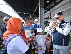 Jasa Raharja Berangkatkan Ribuan Pemudik dari Stasiun Pasar Senen Jakarta melalui Program Mudik Gratis BUMN 2026
