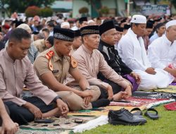 Sambut Hari Kemenangan Danrem Tunaikan Sholat Idul Fitri 1447 H / 2026 M Bersama Keluarga Besar Korem 043/Gatam dan Masyarakat.