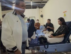 Usai Tinjau Lokasi, Wali Kota Bekasi Jenguk Korban Kecelakaan Kereta di RSUD Kota Bekasi