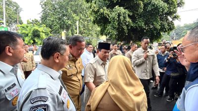 Wali Kota Bekasi Sambut Presiden RI Jenguk Korban Kecelakaan KA Bekasi Timur di RSUD CAM