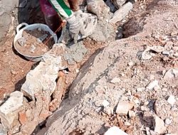 Diduga Dikerjakan Asal Jadi, Proyek Drainase Milik Pemprov Lampung di Simpang PU Tubaba Gunakan Tanah