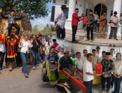 Warga Antusias Iringi Hendarwan Mendaftar Pilkati Pulung Kencana