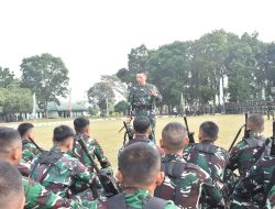 Danrem 043/Gatam Motivasi Kontingen Balakrem dan Yonif 143/TWEJ pada Pembukaan Lomba Binsat Kodam XXI/Radin Inten